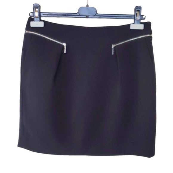 Michael Kors Black Mini Skirt with Front Zipper Detail - Picture 7 of 12